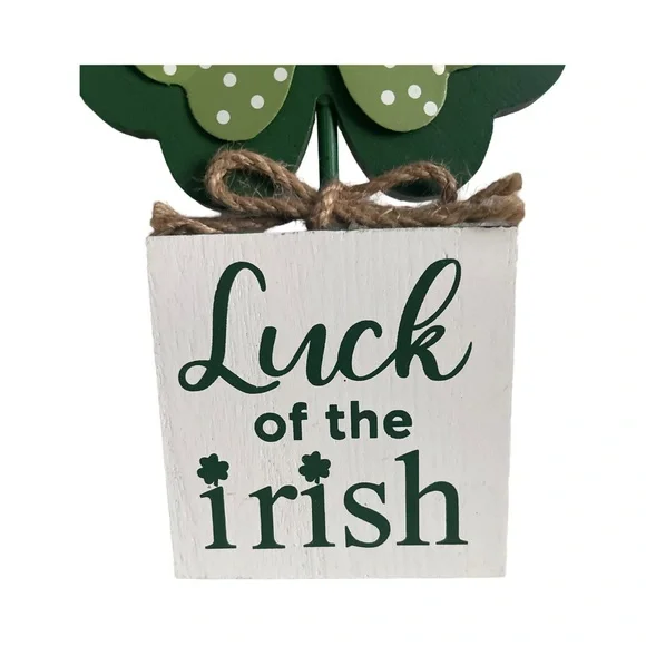 St Patrick’s Day Green White Wood Plaid/Dotted Shamrock Decor Mantel Table Set - Picture 5 of 13